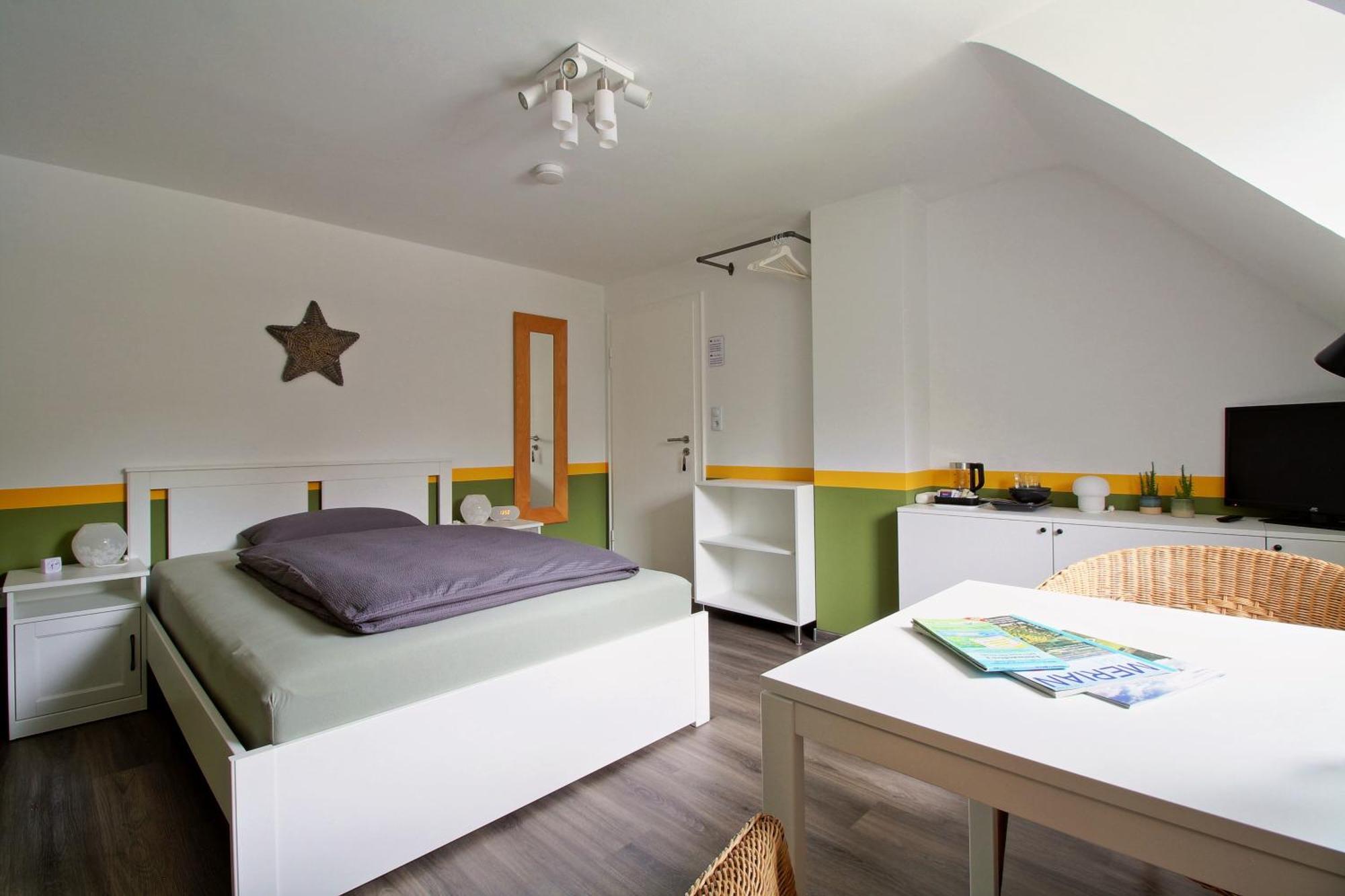Toms Gaestehaus شليدن الغرفة الصورة
